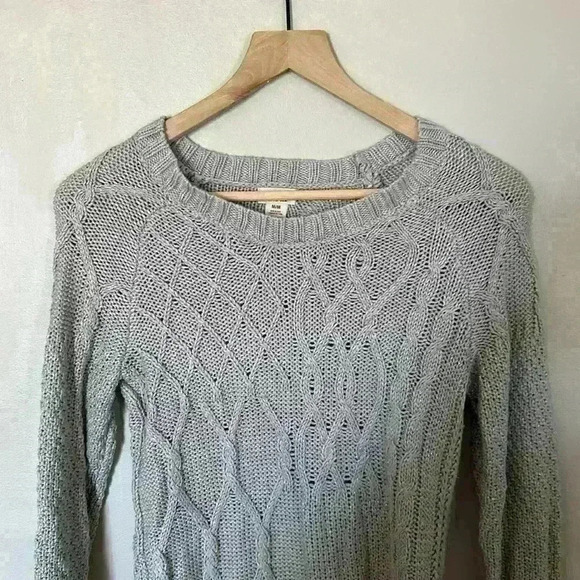 Mossimo gray knit - Picture 2 of 7